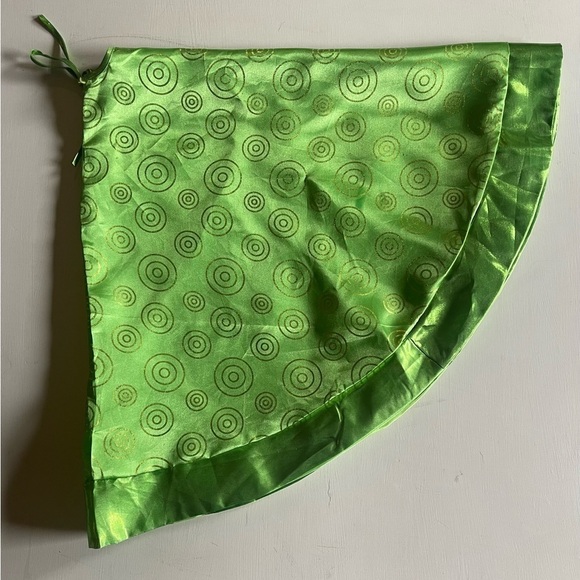 Christmas Tree Skirt Green Gold Circles Green Shiny 4 foot Diameter Retro - Picture 2 of 6